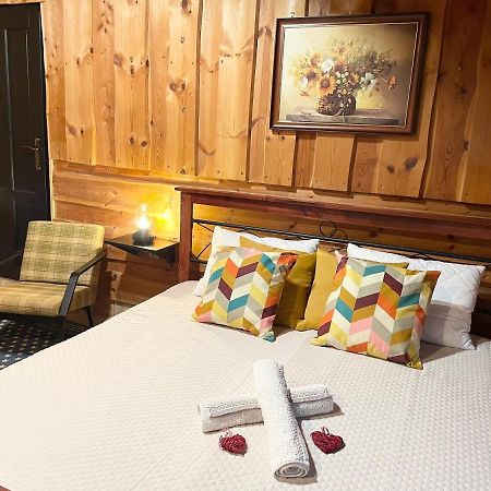 Cosy Apartment In Family Compound Turany Екстериор снимка