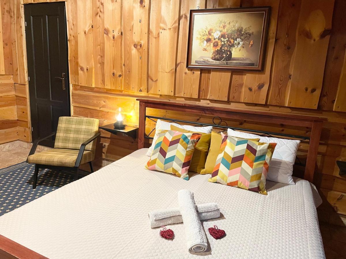 Cosy Apartment In Family Compound Turany Екстериор снимка