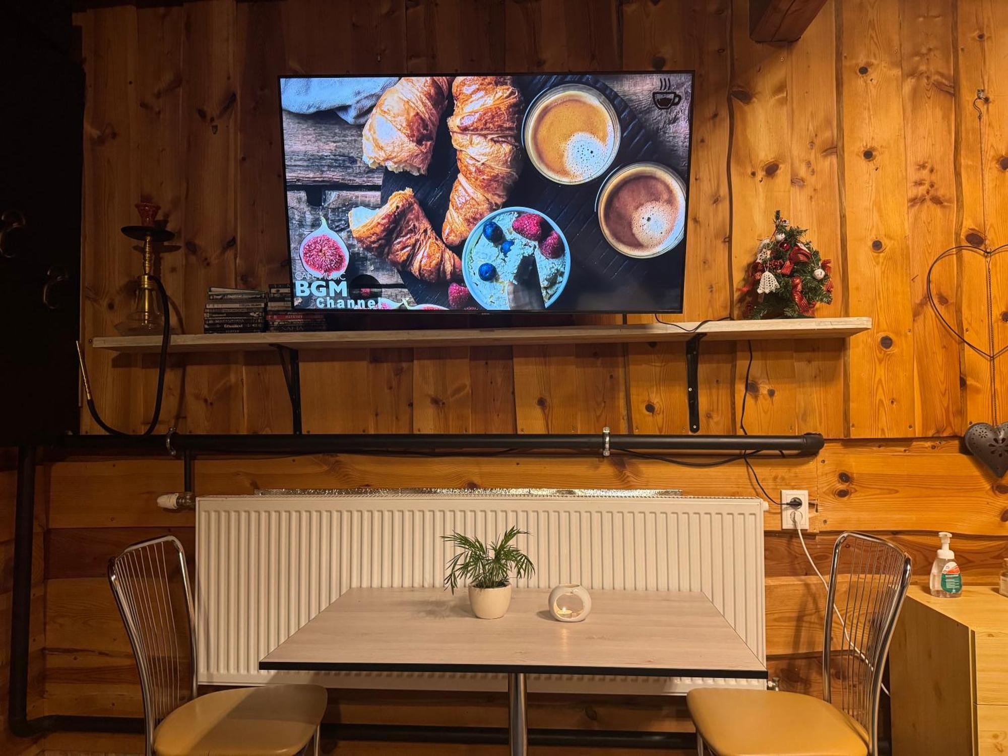 Cosy Apartment In Family Compound Turany Екстериор снимка